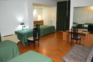 Canadian Hotel, L'Aquila