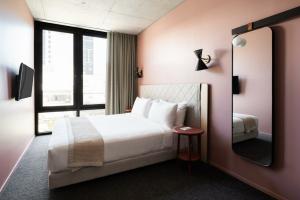 Alex Hotel, Perth