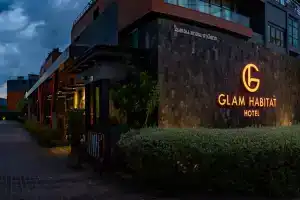 Glam Habitat - SHA Extra Plus Mini-hotel, Kamala