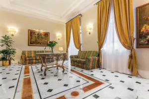 Raeli Hotel Noto, Rome