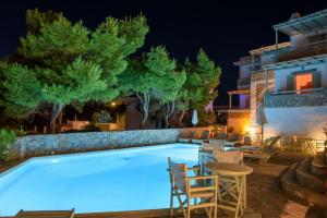 Yperia Hotel, Aegiali