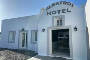 Albatros Hotel, Karterados