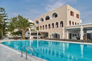 Makarios Hotel, Kamari