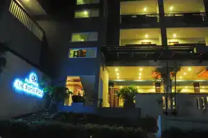 AM Place - SHA Extra Plus Mini-hotel, Surin