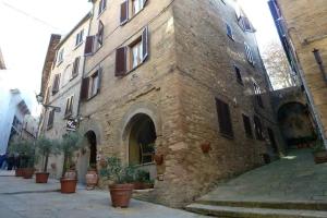 Hotel In, Volterra