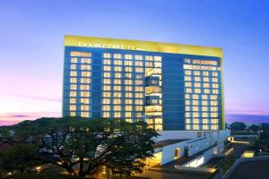 DoubleTree by Hilton Jakarta - Diponegoro, Jakarta