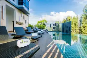 Hill Myna Condotel, Bang Tao