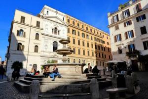 Casa Santa Sofia, Rome