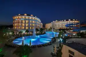 Alba Queen Hotel, Side