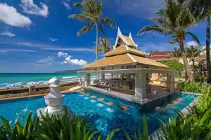 Beyond Hotel, Karon