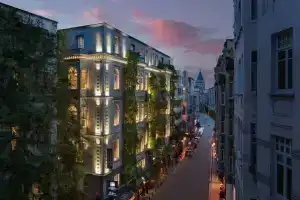 Adahan DeCamondo Pera, Autograph Collection Hotel