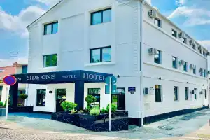Side One Design Hotel Garni