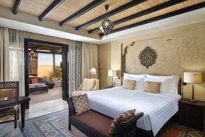 Anantara Qasr al Sarab Desert Resort, Jeraira