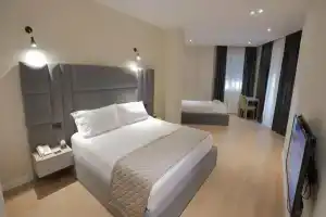 Granda Hotel, Tirana