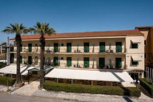 Hotel Bretagne, Corfu Town