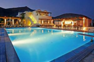 Thera Mare, Perissa