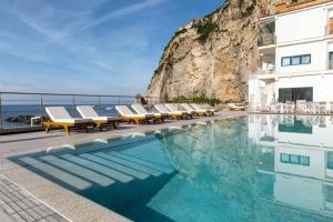 Mar Hotel Alimuri, Meta