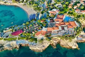 Maya Bistro Hotel & Beach