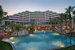 Megasaray Resort, Side