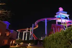 Charmillion Gardens Aquapark Hotel