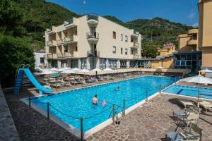 Hotel San Pietro, Maiori