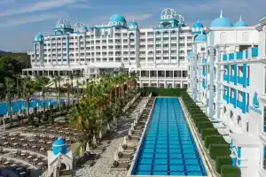 Rubi Platinum Spa Resort & Suites, Avsallar