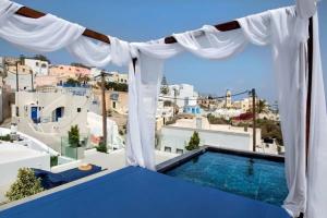 Mirinda Villa, Fira