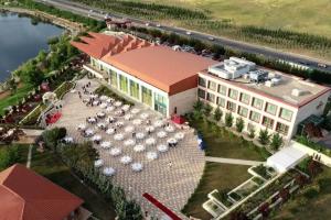 Kronos Hotel, Golbasi