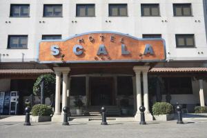 Hotel Scala, Padron