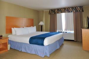 Marco LaGuardia Hotel & Suites, Queens