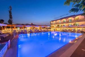 Sunny Days Hotel, Ixia