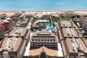 Royal Dragon Hotel – All Inclusive, Side