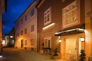 Barokk Hotel Promenad, Gyor