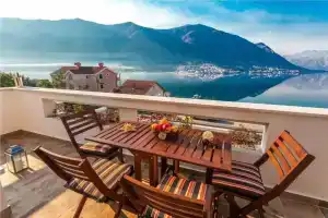 Villa Rossa, Kotor