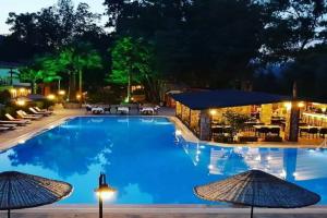 Bed & Breakfast «Alados Otel», Turgut