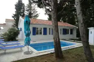 Mediterranean vacation home with pool Petrovac Guest house, Budva
