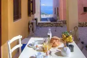 Angelica-Sea & Mountain View Cottage