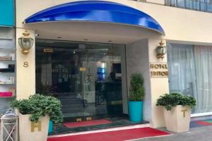 Triton Hotel Piraeus, Piraeus