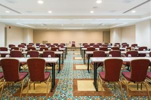 Crowne Plaza Seattle, an IHG Hotel with no Resort Fee, Seattle