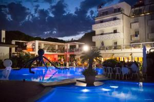 Hotel Bianco, Cavallino