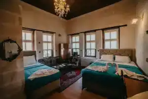 Born Hotel, Uerguep