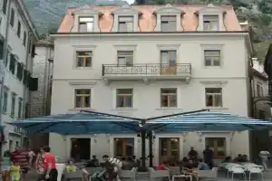 Hotel Vardar, Kotor