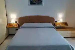Casa Nax, Terni