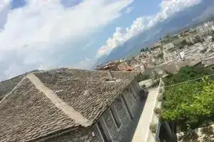 Sokaku i te Marreve GuestHouse, Gjirokaster