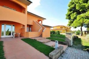 Bilo Village, Scarlino