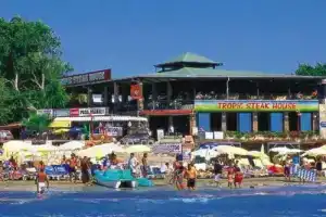 Tropic Hotel, Side