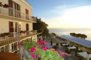Camera con Vista Mare-Top Panoramic Guest house, Sirolo