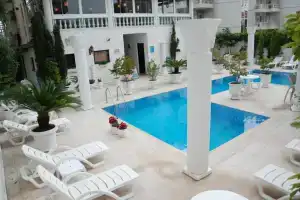 Conny's Hotel (Adult Only) +18, Side