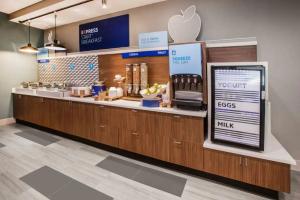 Holiday Inn Express Golden-Kicking Horse, an IHG Hotel, Golden