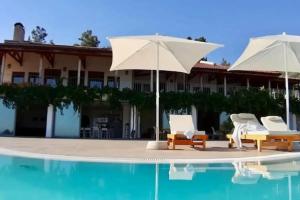 5 bedrooms villa with sea view private pool and enclosed garden at 2 km away from the beach, Datca